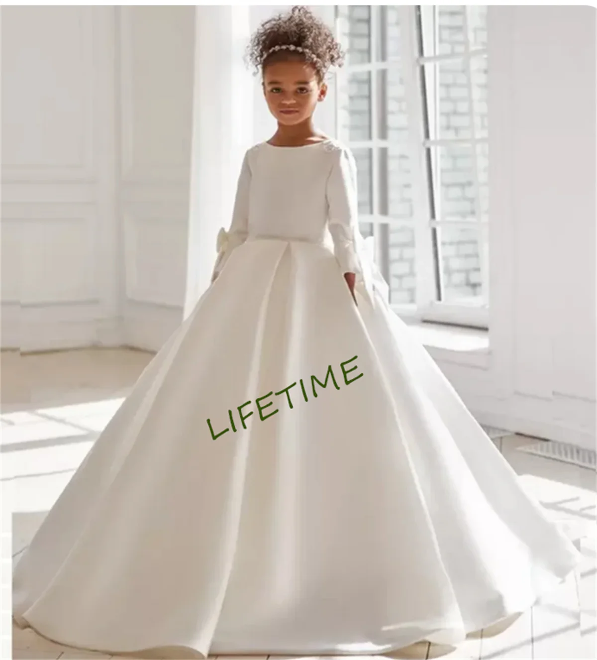 

New Arrivals Princess Lace Appliques Ball Gowns Flower Girl Dress Pageant Gowns For Weddings First Communion Dresses For Girls