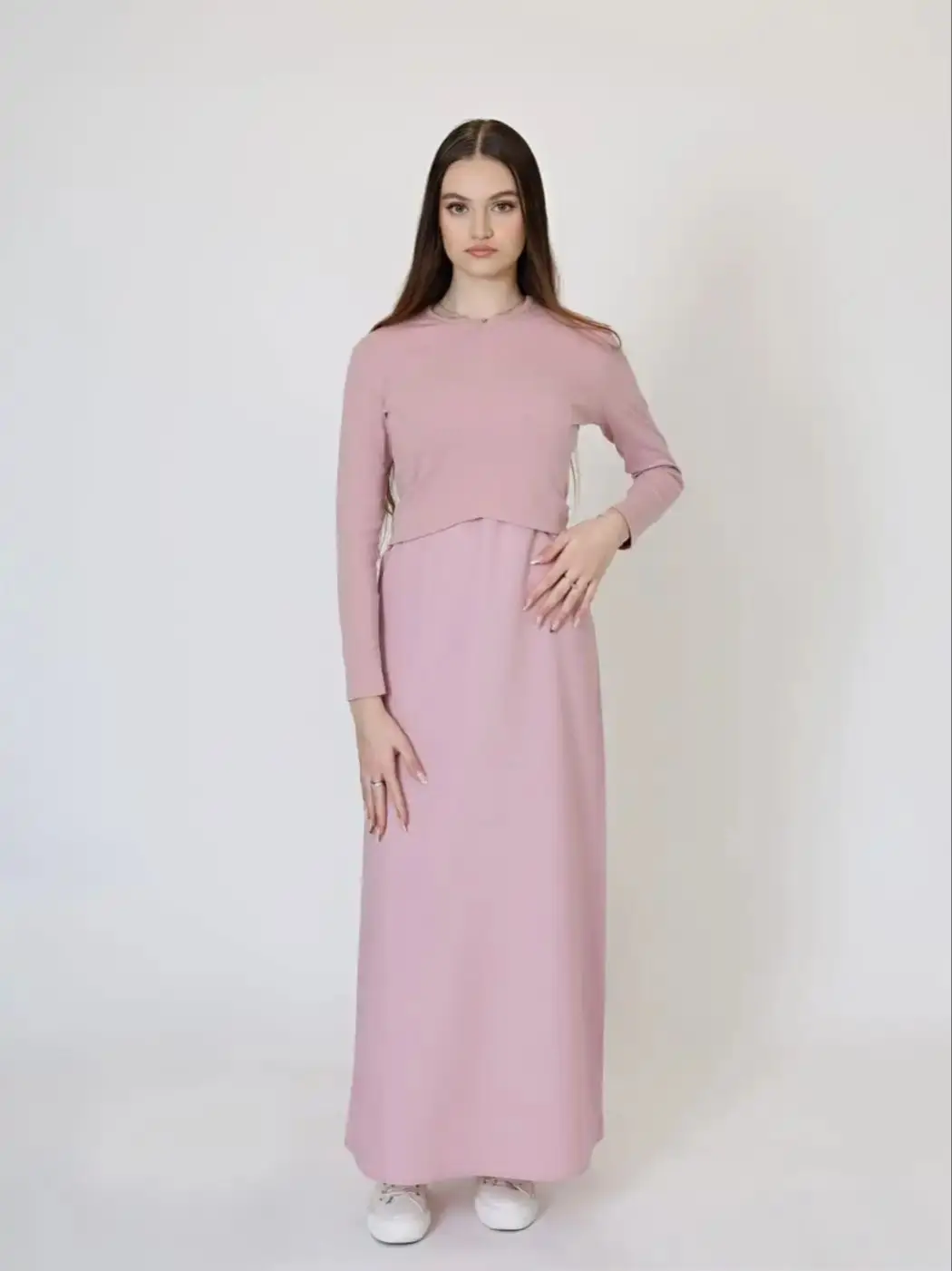 Рисунок 5 - Женская одежда Mails 2025: элегантные рубашки