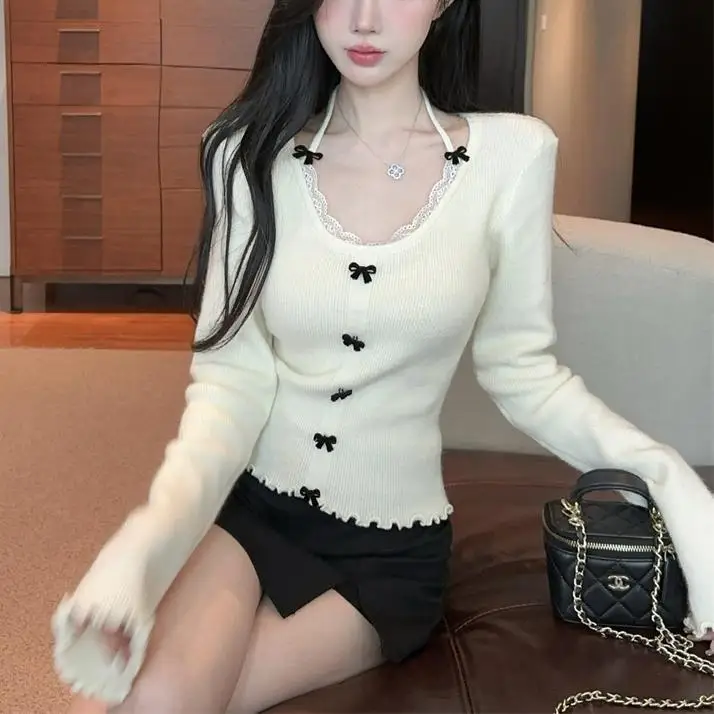 

Осенне-зимний новый облегающий вязаный топ с воротником-халтером, женский, с кружевными вставками, круглым вырезом и длинными рукавами