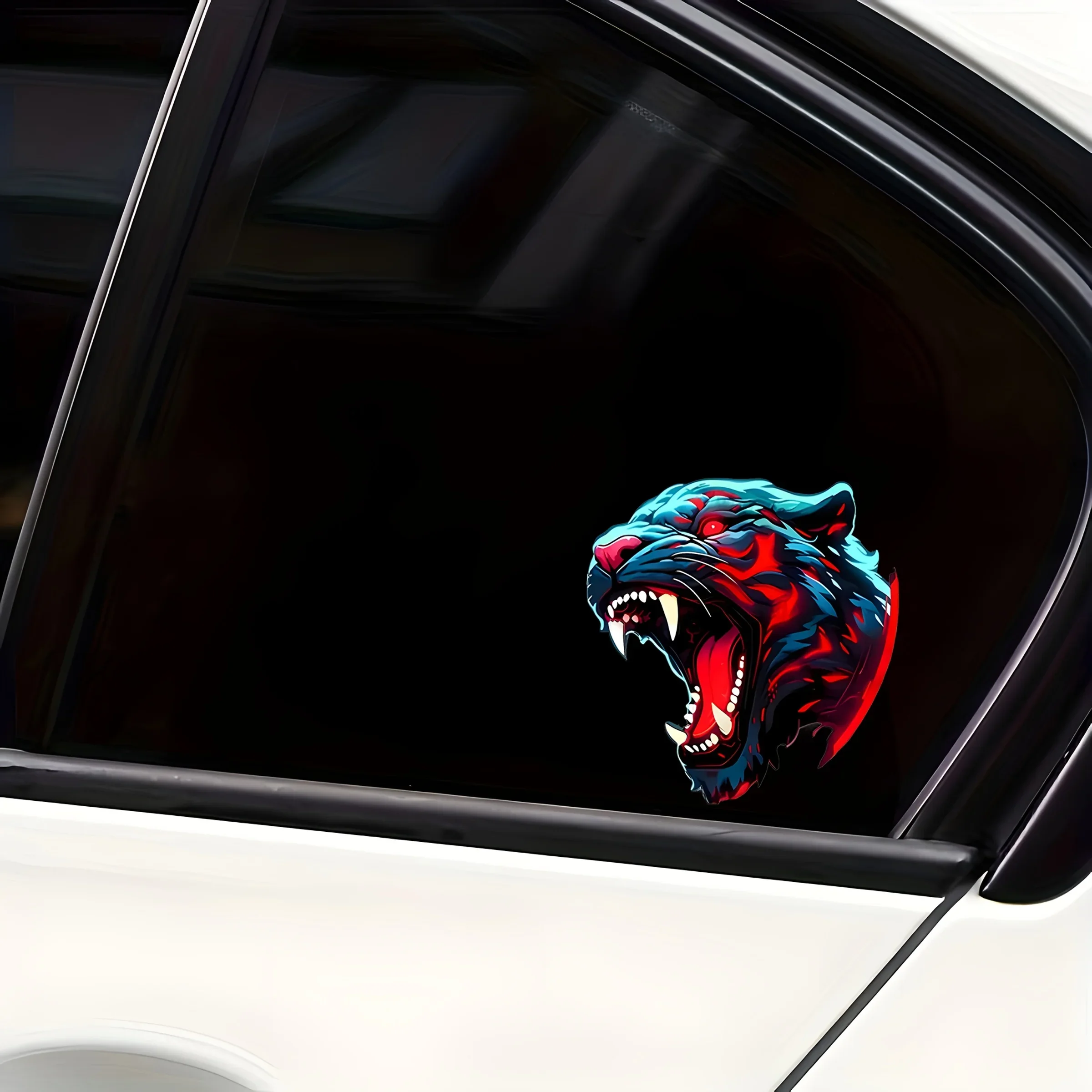 1PC Fierce Panther 비닐 데칼 - 자동차 오토바이용 생생한 빨간색-파란색 스티커, 내구성이 뛰어나고 눈길을 끄는 야생 동물/에지 스타일용