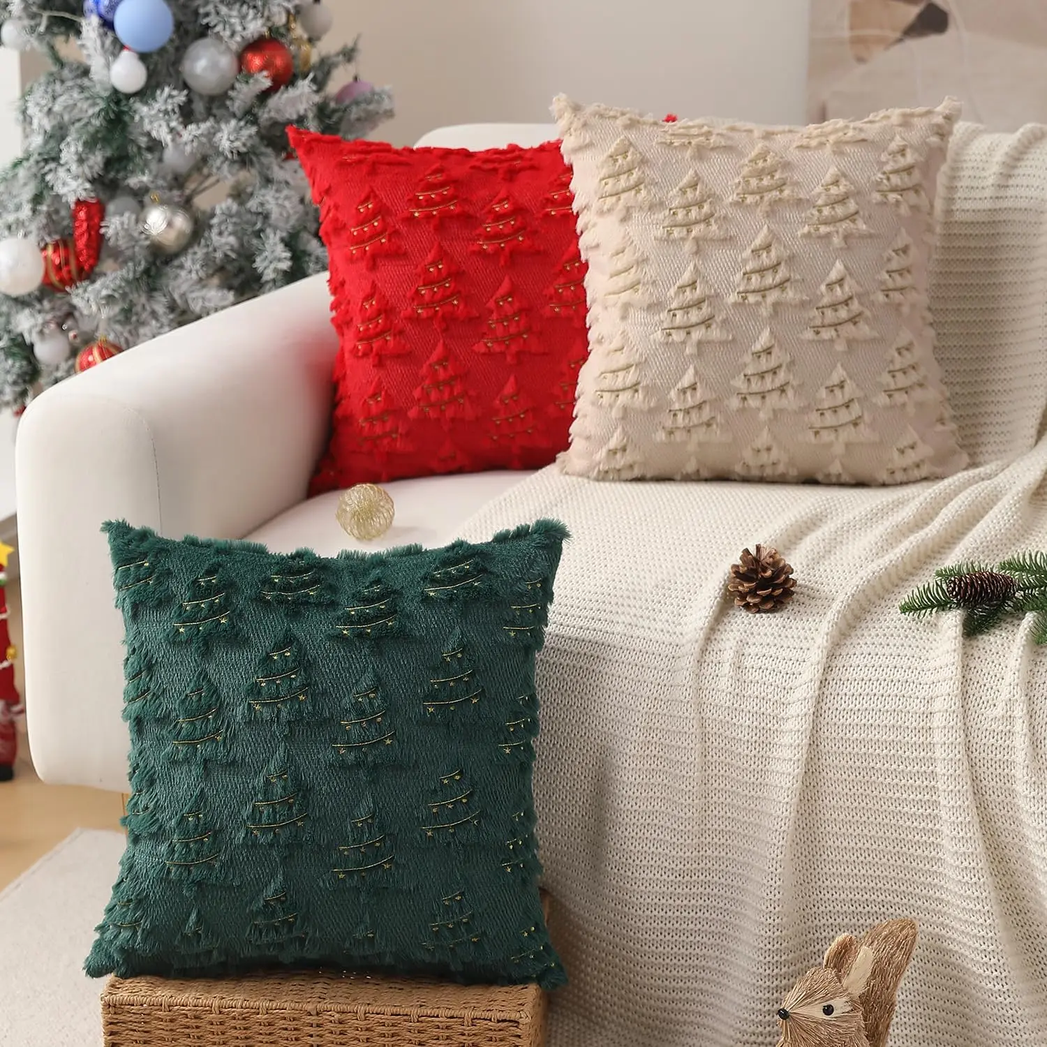 Christmas Pillow Covers 18x18 inch Soft Plush Faux Fur Beige Xmax Tree Yellow Colored Lights Living Room Decor Throw Pillow Case
