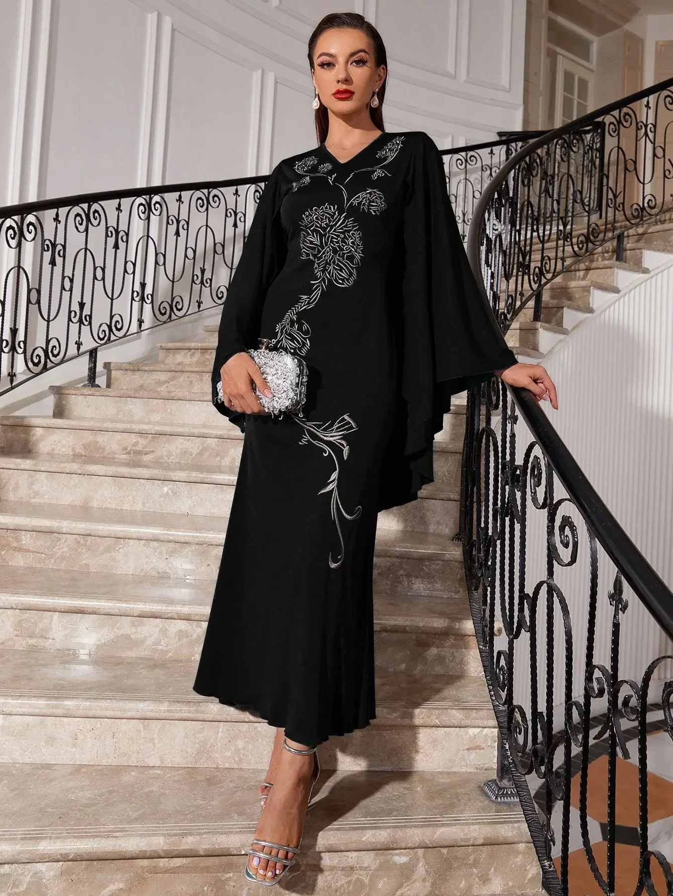 

Dubai Moroccan Fashion Embroidery Super Long Cloak Cape Sleeve Evening Party Gown Jalabiya Turkish Dress Islam Clothing Ramadan