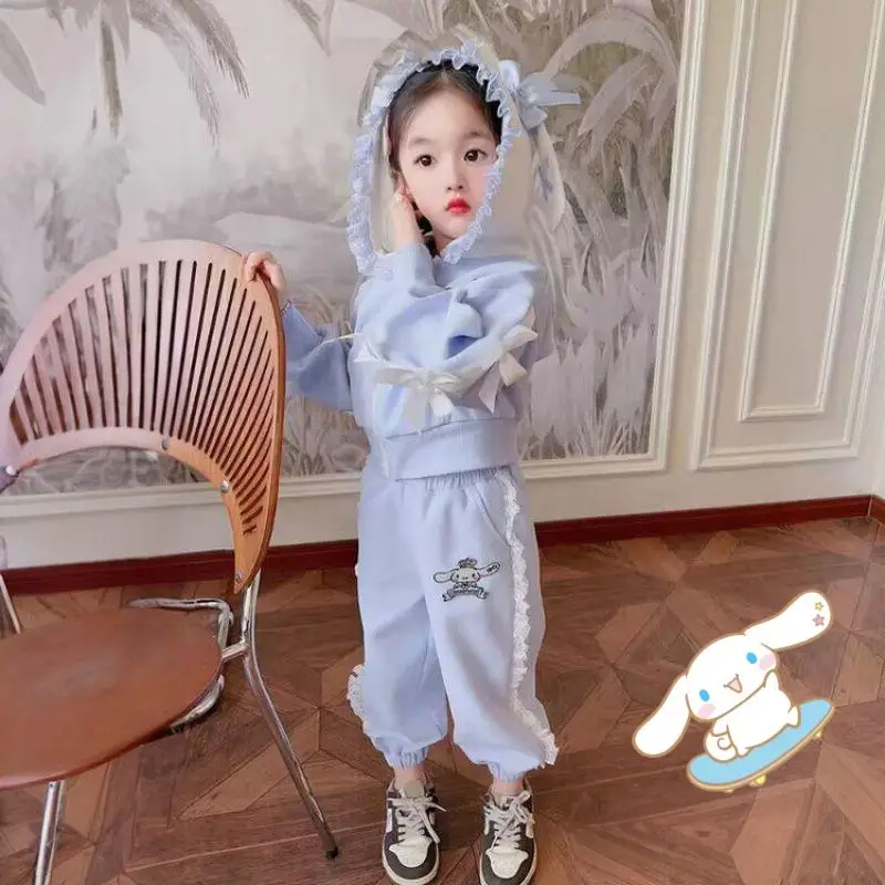 

Cinnamoroll Kawaii с капюшоном Sanrios для девочек, весенне-осенний новый комплект брюк с длинными рукавами и вышивкой из мультфильма аниме, модный комплект из мягкого хлопка