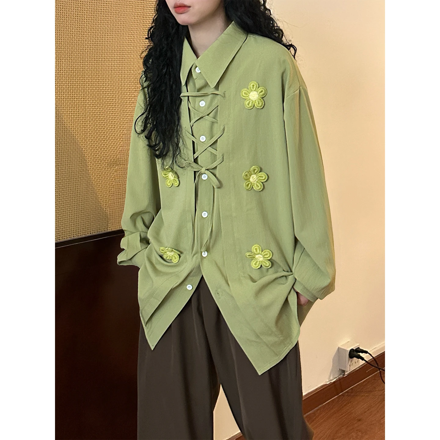 

Женская свободная блузка Spring Street с длинным рукавом, вышивкой и 3D-эффектом FLUNACC2026, повседневный модный топ