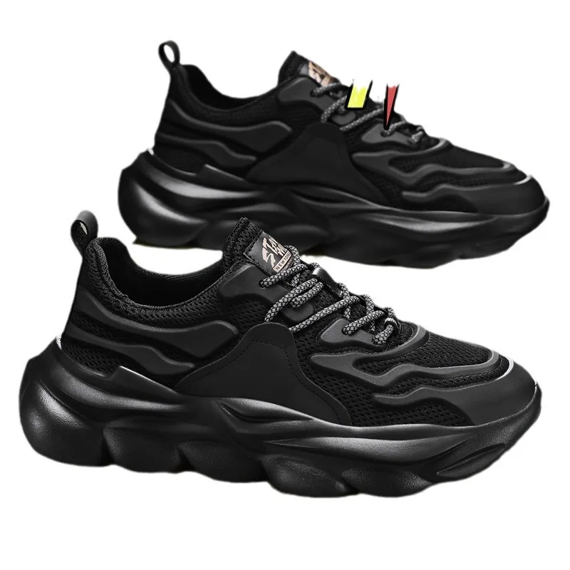 Zapatos de hombre Verano Malla transpirable 2025 Nuevos zapatos deportivos negros ocasionales Zapatos de papá con aumento de altura para correr para hombre1