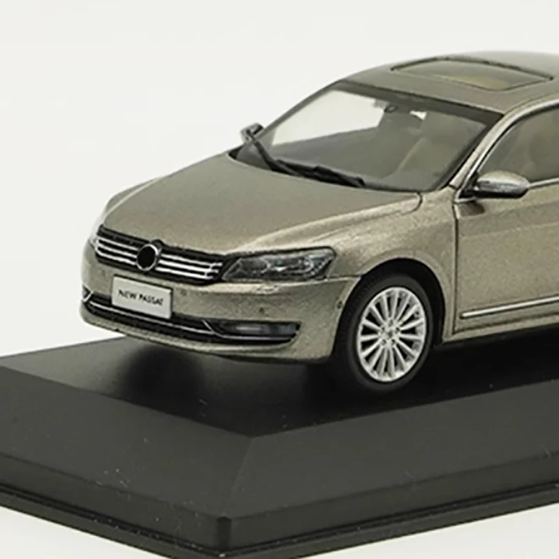 Original Diecast 1:43 Scale Passat 2011 Alloy Car Model Finished Product Collection Gift  Simulation Toy Display Static Model