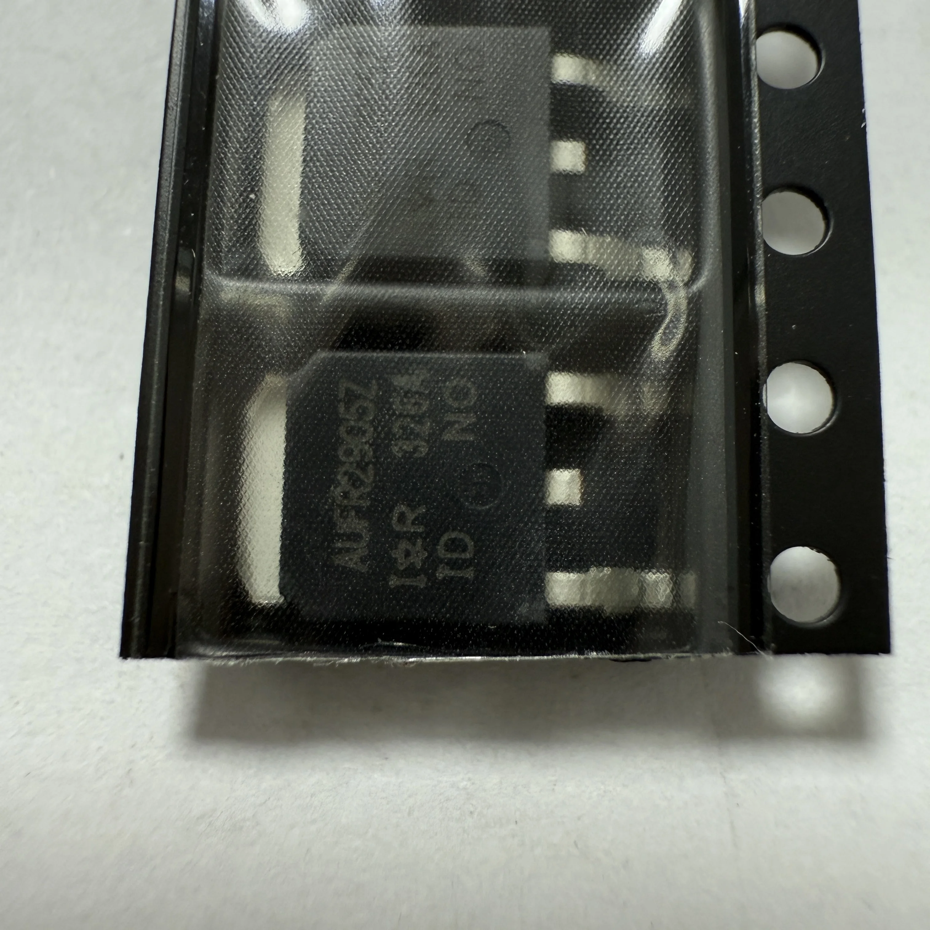 

5PCS/LOT AUIRFR2905Z (MOSFET)