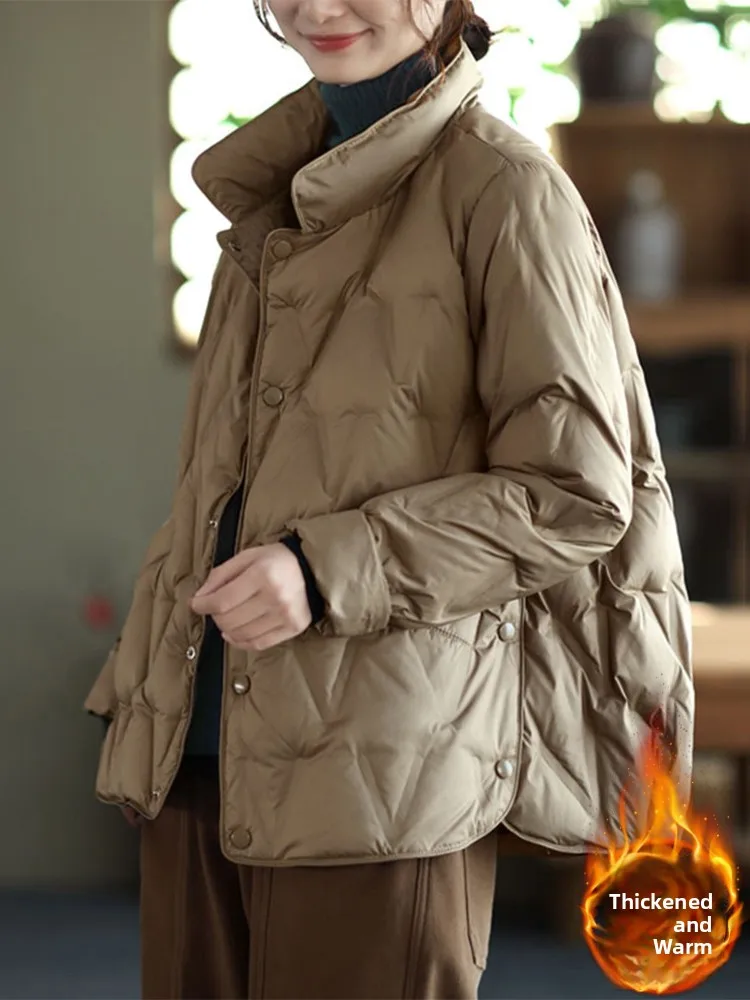 

Faionable Thiened Легкое пуховое хлопковое плиссированное женское пальто с воротником-стойкой, теплое художественное пальто Long Sve, зимнее...