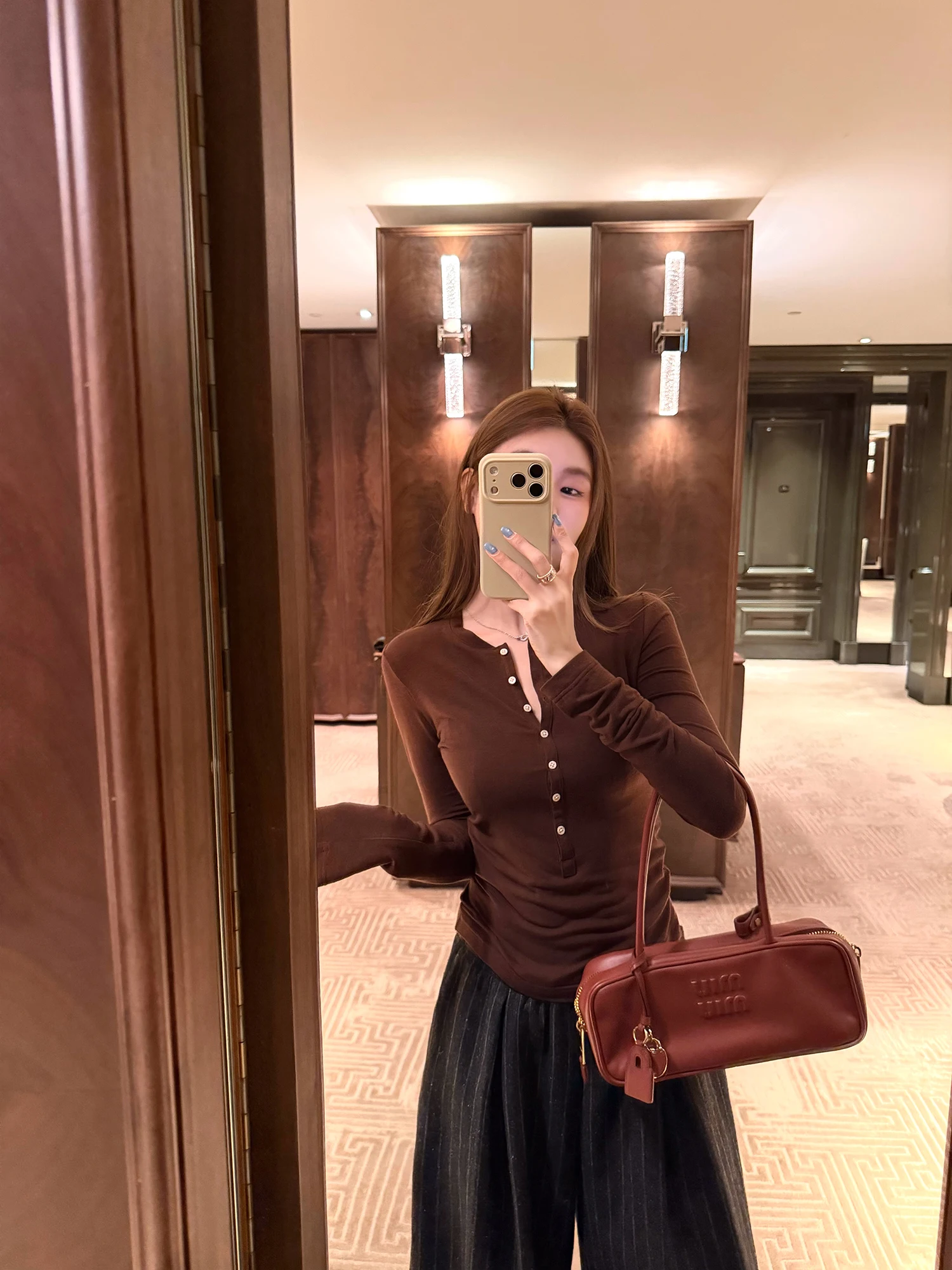 

Realzz Official Women's Camere Knitted Base irt Henry Sle f Open Front Casual Fit Stand Edition Winter 2025