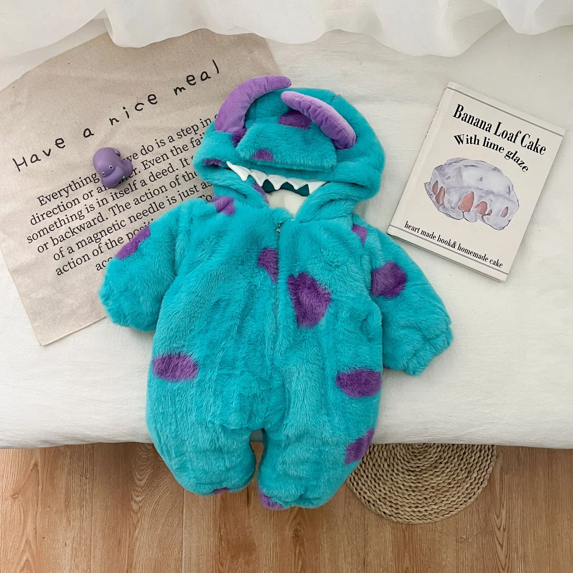 Tuta per bebè spessa peluche pagliaccetti in cotone caldo autunno e inverno vestiti per bambini Cute Little Monsters capispalla pagliaccetti con