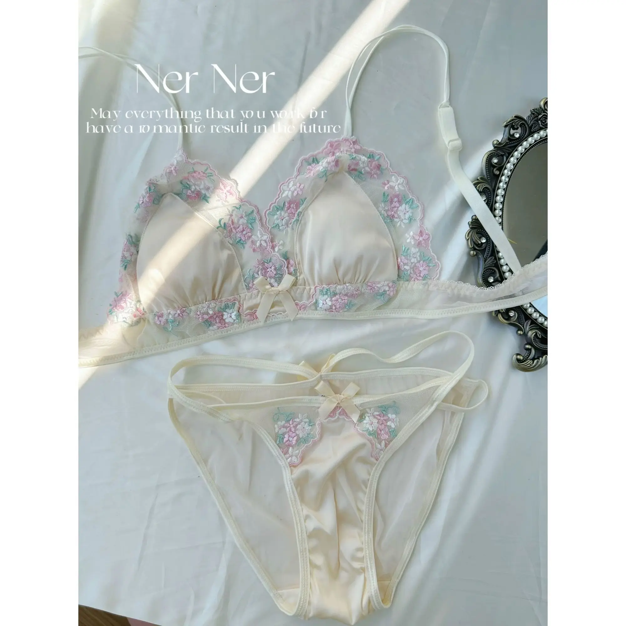 French girls' bra set with triangular cup and no steel ring, gathering underwear, small chest, collarbone, super fairy sexy bra