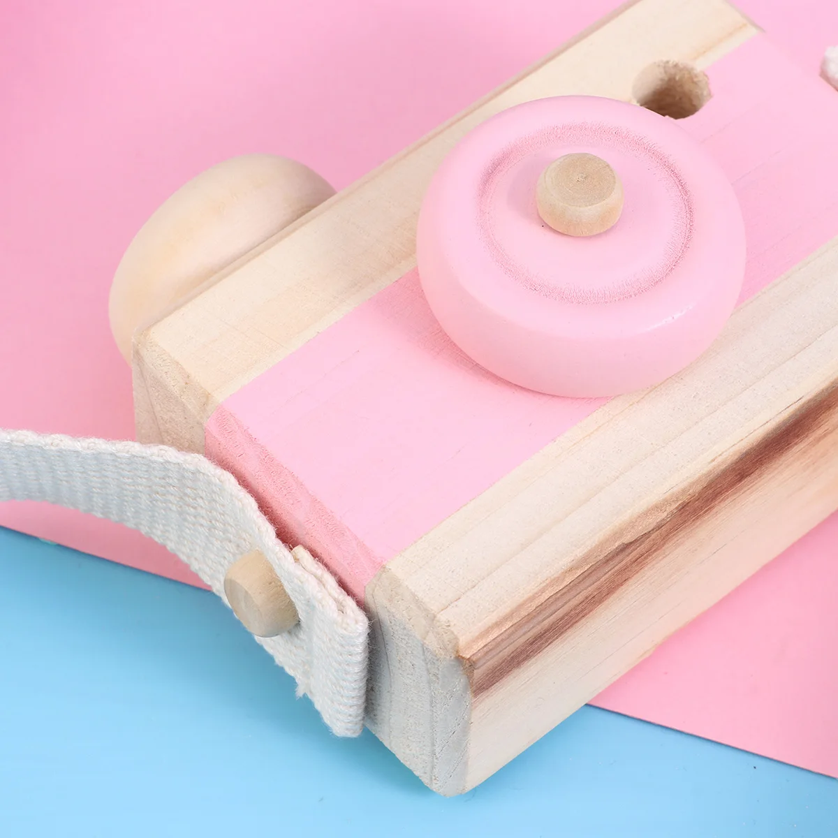 

Wooden Mini Camera Toy Kids' Room Hanging Decor Photo Taking Props Birthday Christmas Gift for Children Kids (Pink)