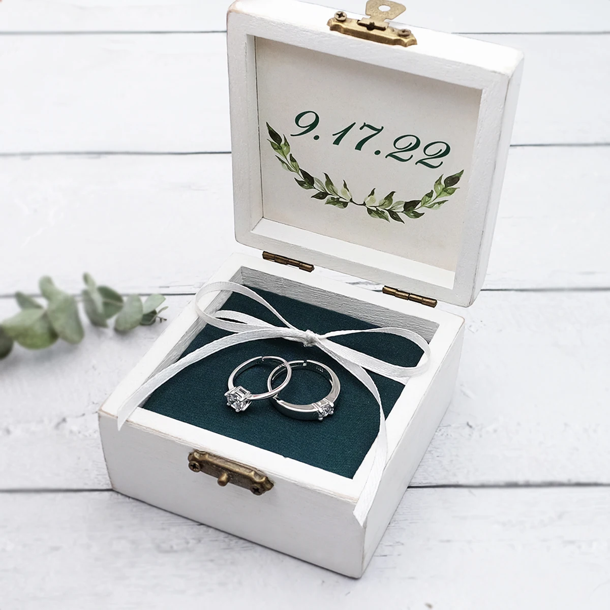 

Personalized Wedding Ring Box, Custom Vintage Ring Bearer Box, Mr and Mrs, Engagement Ring Box, Proposal Ring Holder