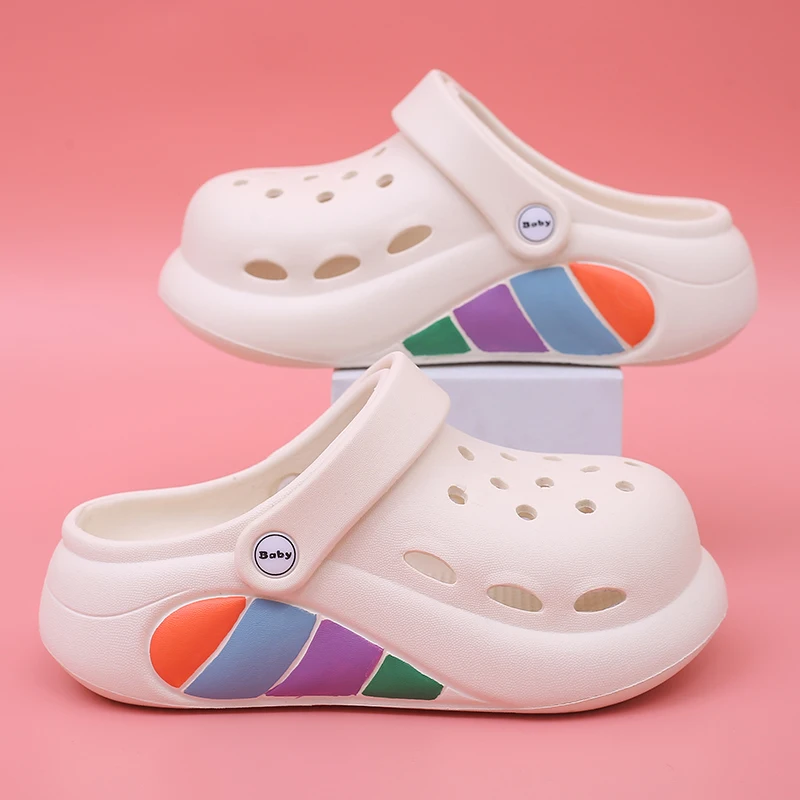 

A pair of children's four-season breathable toe-covering slippers, soft and lightweight hole shoes, sizes 24/25-34/35，ZZ-440