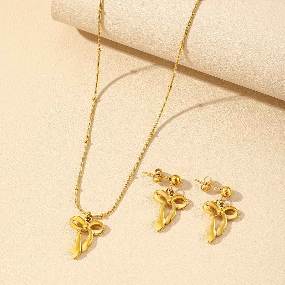 الفولاذ المقاوم للصدأ الشريط القوس قلادة قلادة طقم من الحلقان موضة بسيطة ركاب مجوهرات للنساء ارتداء المجوهرات اليومية