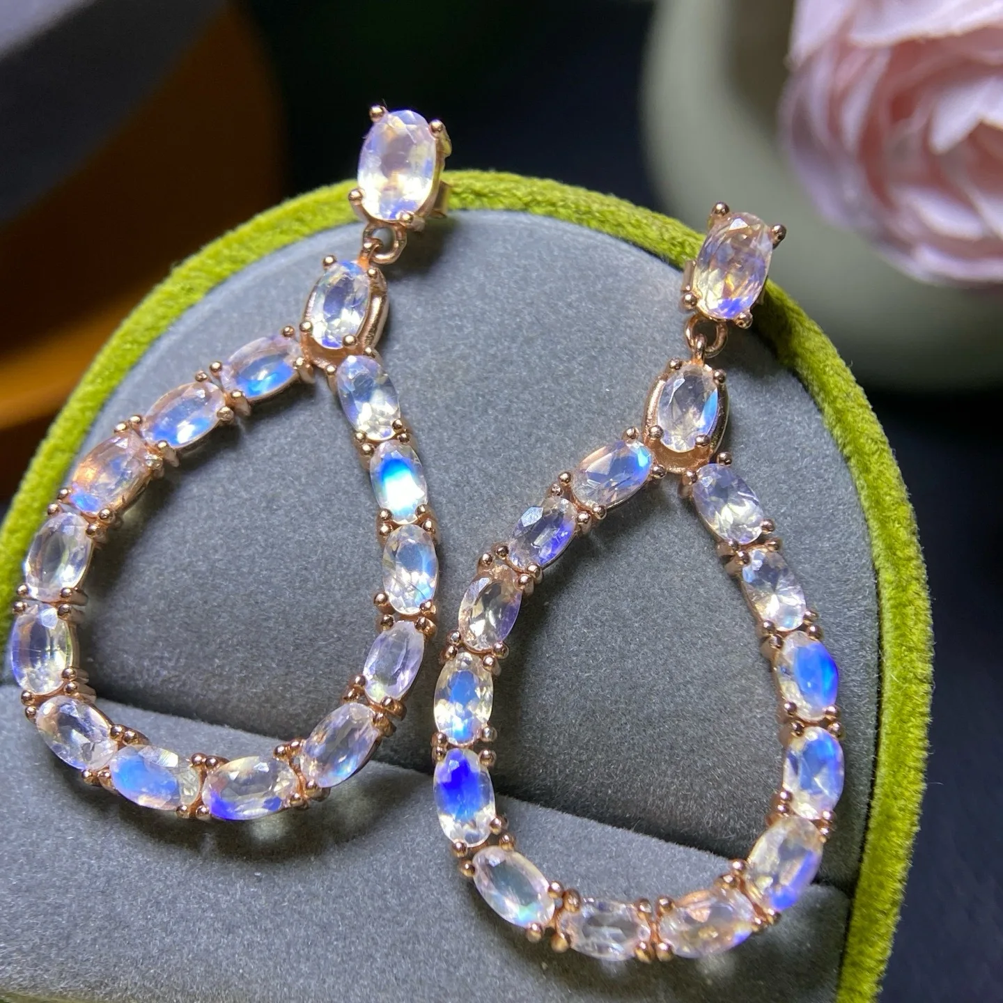 

Серьги-подвески с натуральным лунным камнем, основные камни 3x5 мм, изящная оправа из серебра 925 пробы, романтический подарок для женщин, украшение с драгоценными камнями