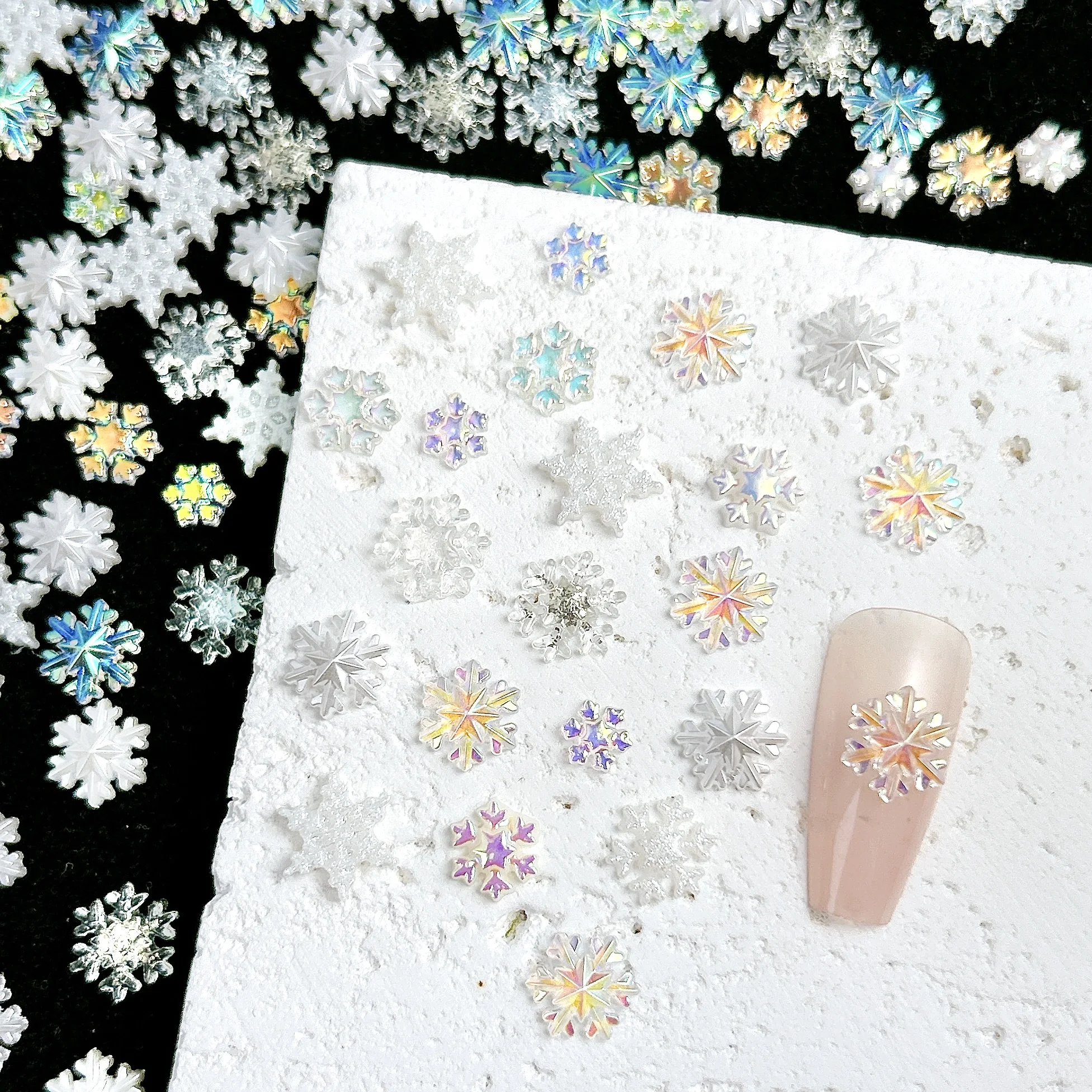 50PCS 3D Simulated Gradient Colored Snowflake Nail Art Decorations Minimalist Sweet Hexagonal Snowflake Resin Nail Charms DIY