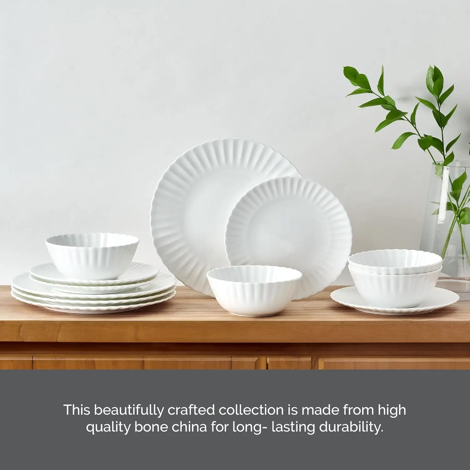 طقم أواني طعام Isadora Scalloped Bone China خفيف الوزن ومقاوم للرقاقة مكون من 12 قطعة، خدمة لـ 4 أشخاص