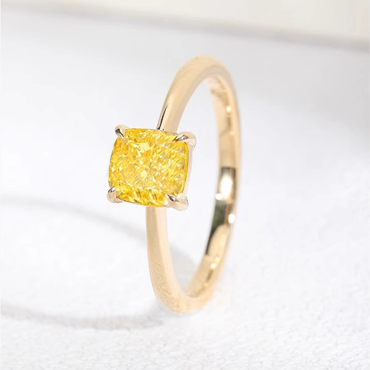 Real Gold Yellow Cushion Cut Diamond Ring Fashion Simple 14K 18K Yellow Gold Four Claw Diamond Ring Engagement Jewelry For Women