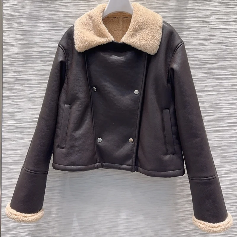 Cappotto in pelle monopezzo in pelliccia da donna di alta qualità con bottoni doppiopetto e colletto piatto per capispalla invernale 251206154