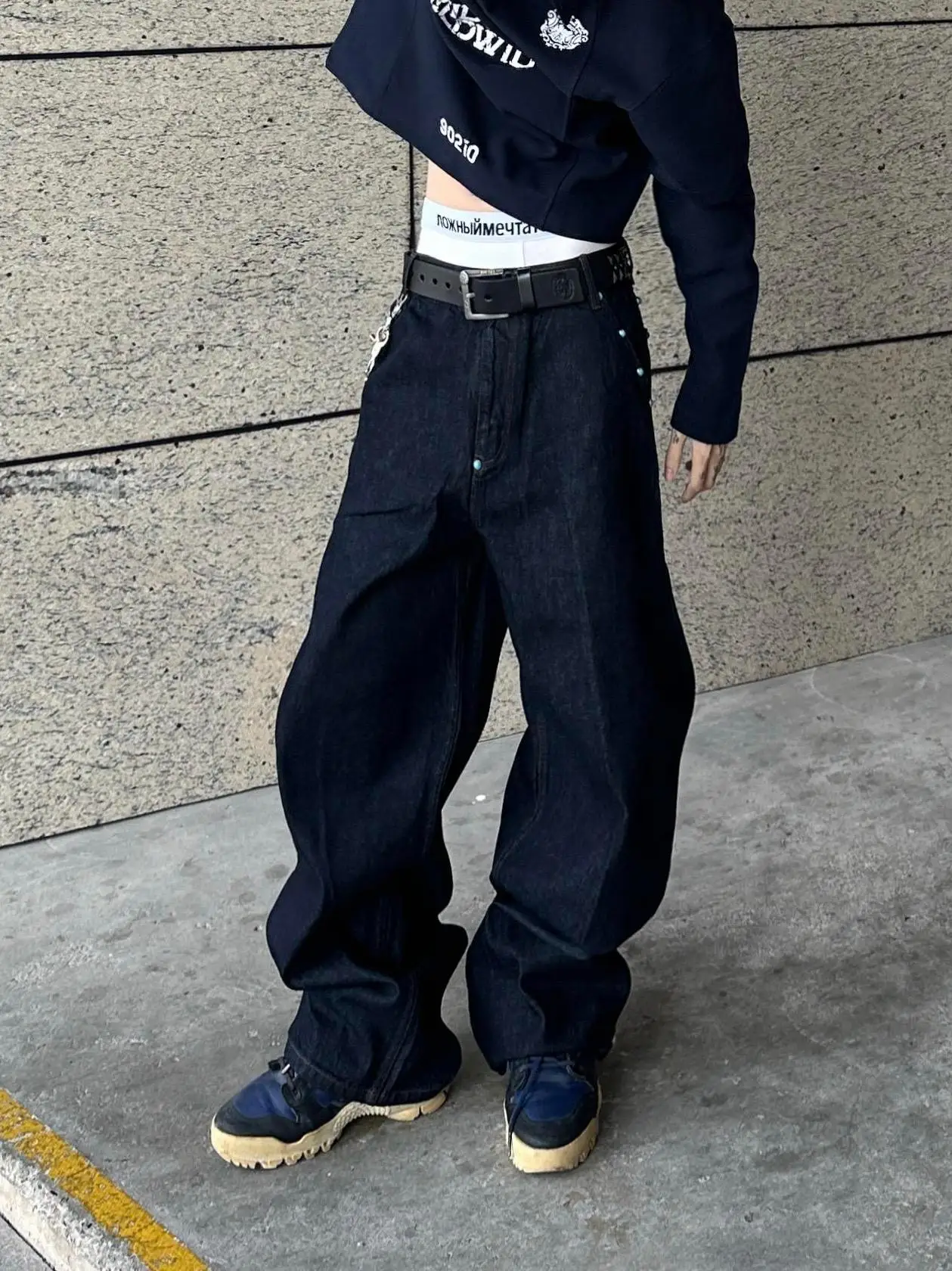 

American Vibe Retro Men's Loose Wide Leg Jeans Turquoise Faded Knife Denim Pants Youthful Casual Wear for School And Dai...