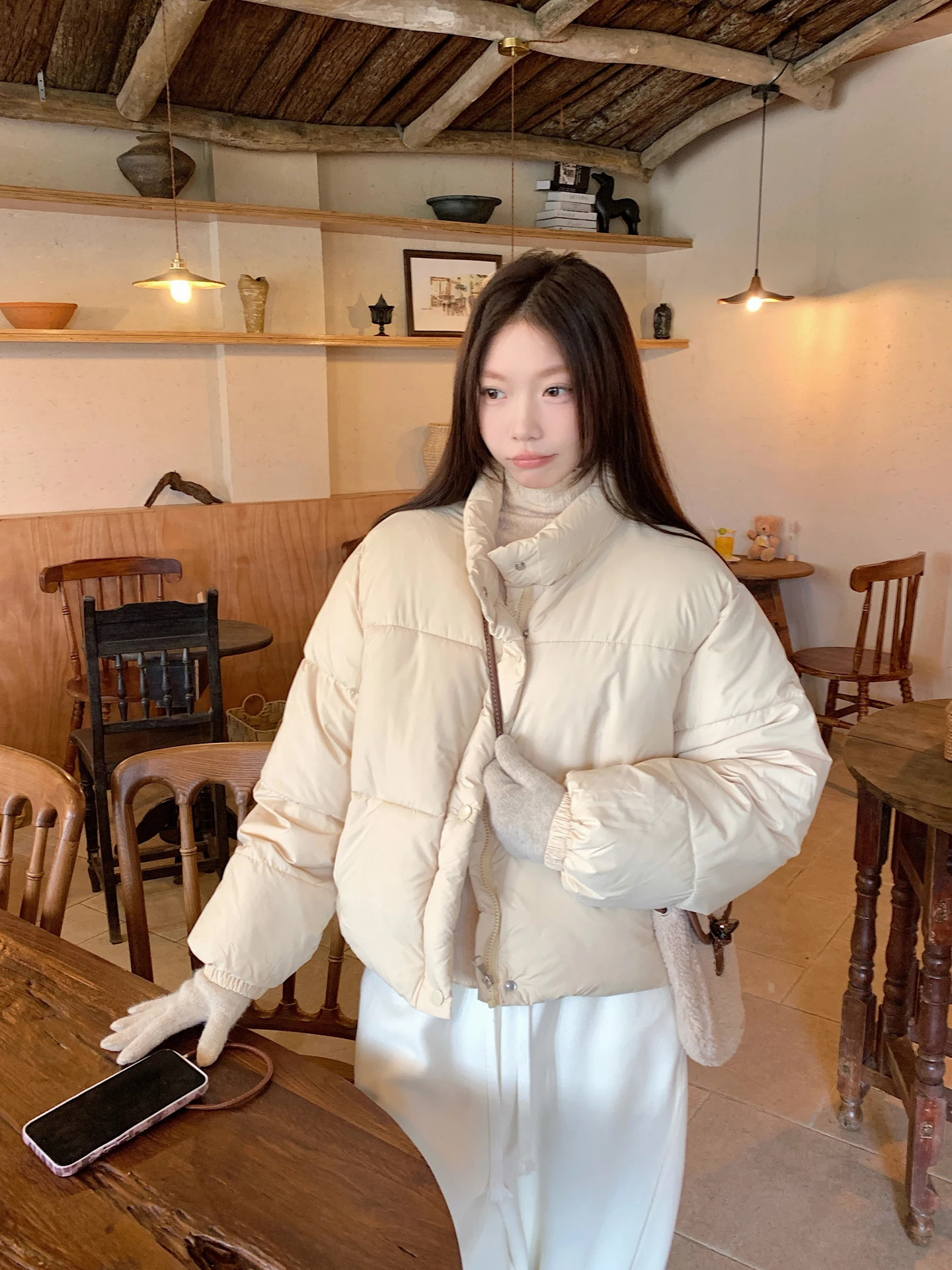 

Женские синие пуховики-парки: простые, базовые, обычные, стандартные, обычного кроя, с круглым вырезом горловины