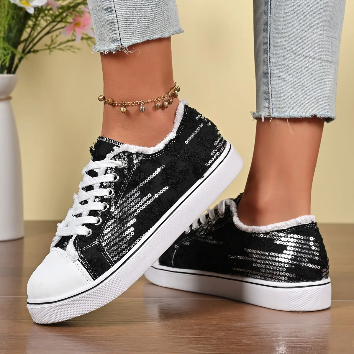 

Women's Skull Bat Pattern Vulcanized Shoes Shoes Flat Shoes Fashion Lace Up Sneakers Female Casual Breathable Canvas Shoe
