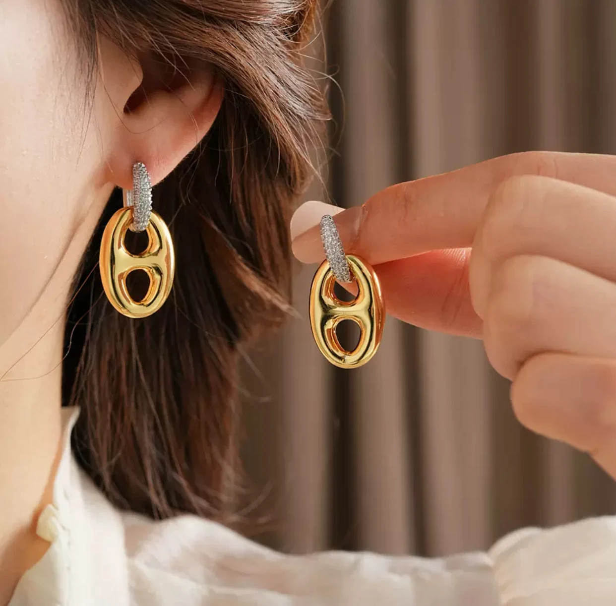 高級デザインのイヤリングネックレスセット、ファッショナブルな欧米風オールマッチイヤリング留め具、ハイエンド感のある女性用ネックレス