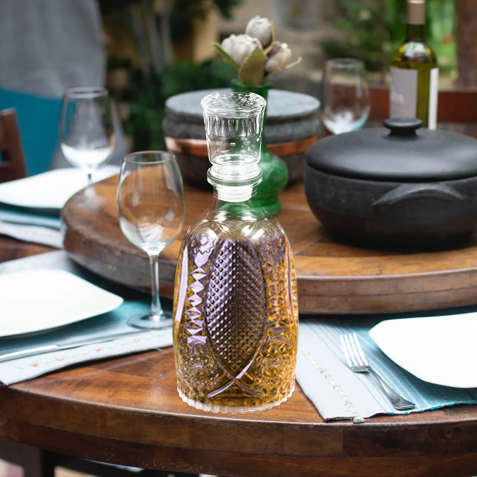 Flat Fish Shape Glass Decanter for Whiskey, Wine & Liquor Aeration – Elegant Bar Decor & Gift