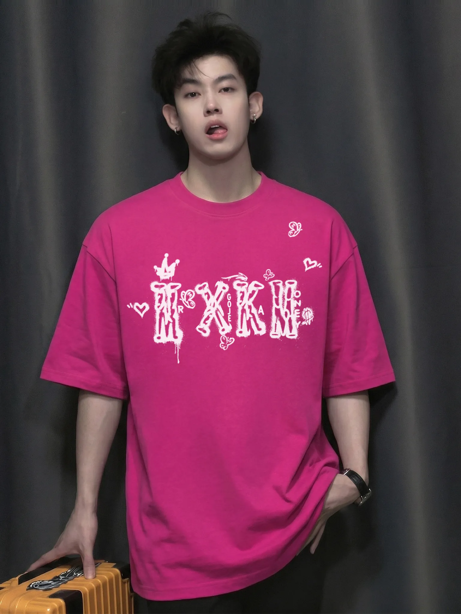 Summer New Arrival Men's Streetwear Graffiti Letter Print T-Shirt Casual Loose Short Sleeve Round Neck Cotton Rose Red Top