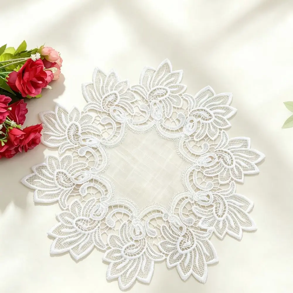 Exquisite Embroidered Table Placemat White Lace Linen Mat Heat Proof Coaster Modern Dining Room Table Accessory