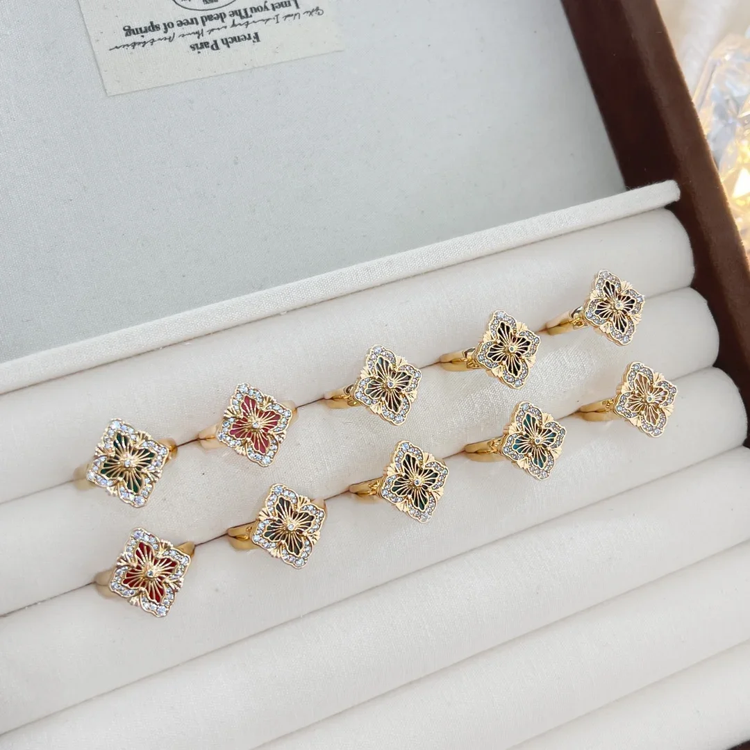 

2025 New Petal Shaped Mother of Pearl Hollow Inlaid Ring, Italian Style, Specially Designed for You, Redefining Luxury