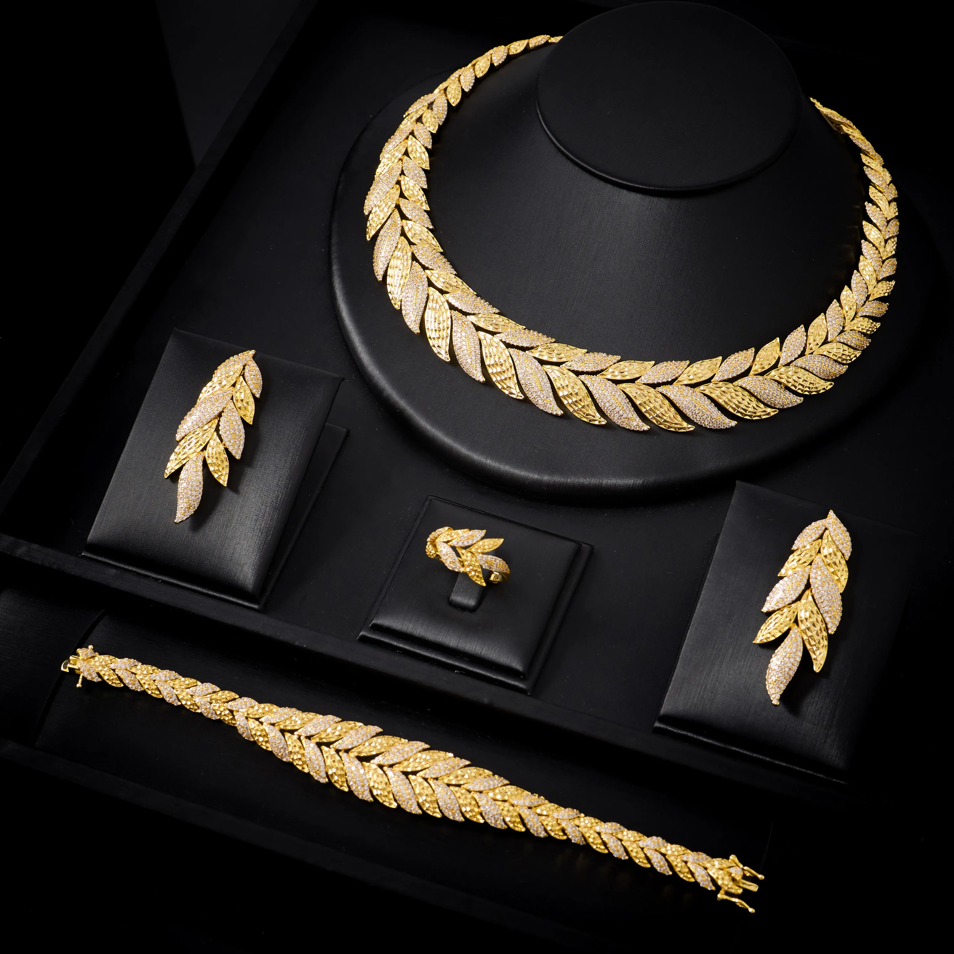 260401 Leaf Cubic Zirconia Jewelry Set For Women 4Pcs Necklace Earrings Bracelet Ring Dubai Bridal Wedding Party Luxury Jewelry