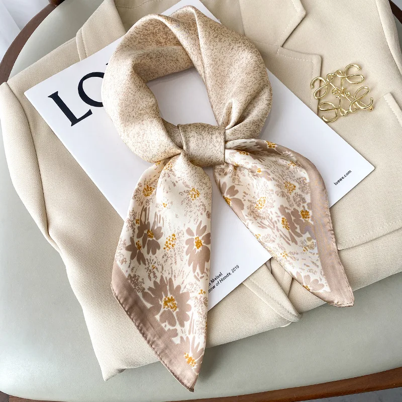 

New fashion sense small square scarf female Art Flower multifunctional Decorative scarf summer sunscreen scarf Headband tyin