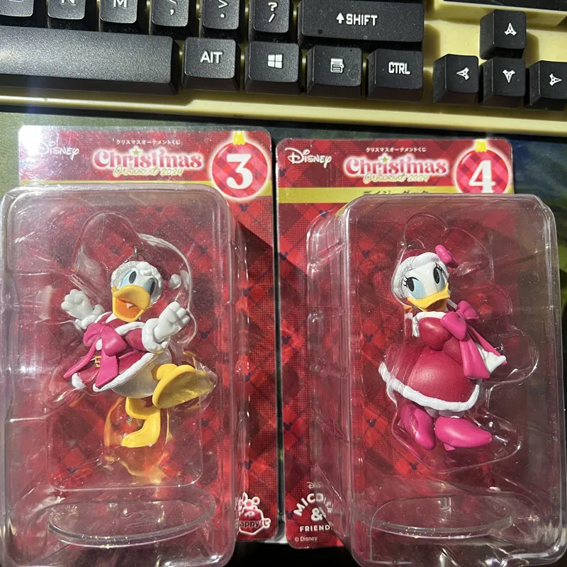 

2Pieces/lot 6cm 2024 Tokyo Disneyland Appreciation Christmas Ornaments Donald Duck and Daisy Christmas Pendants Christmas Gifts