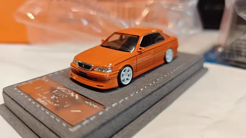 متوفر في المخزون جديد مورتال 1:64 تويوتا كريستا أورانج هيك 2025 طبعة سبيكة مصغرة Apa Xpo دييكاست نموذج ورشة عمل Sekimura اللعب هدية