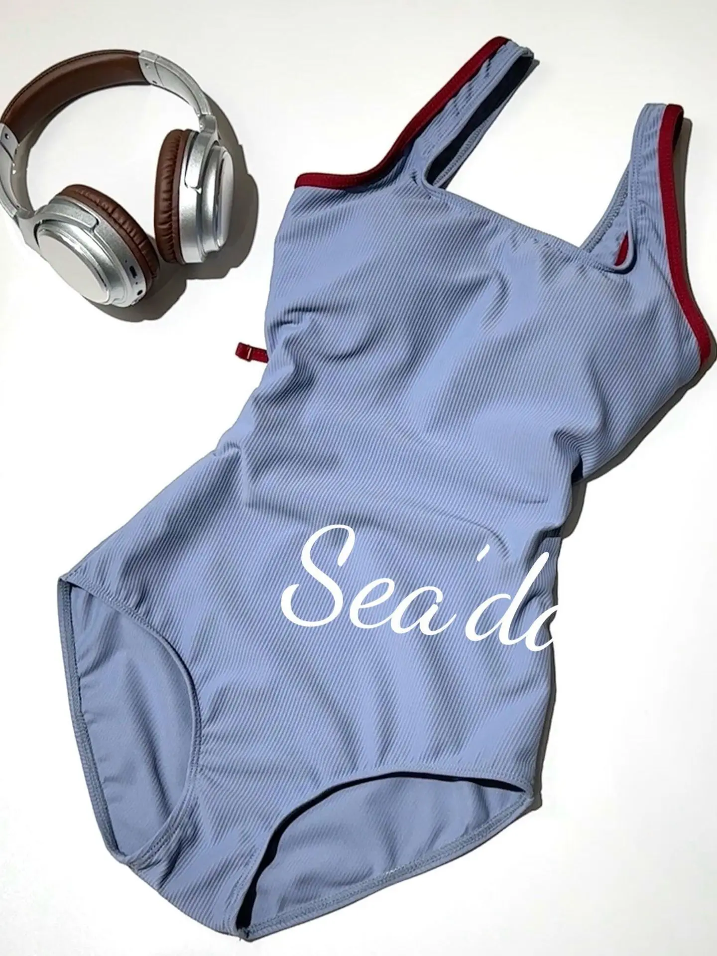 

Новый простой консервативный профессиональный спортивный купальник с низким вырезом для женщин, для тренировок в бассейне, больших размеров