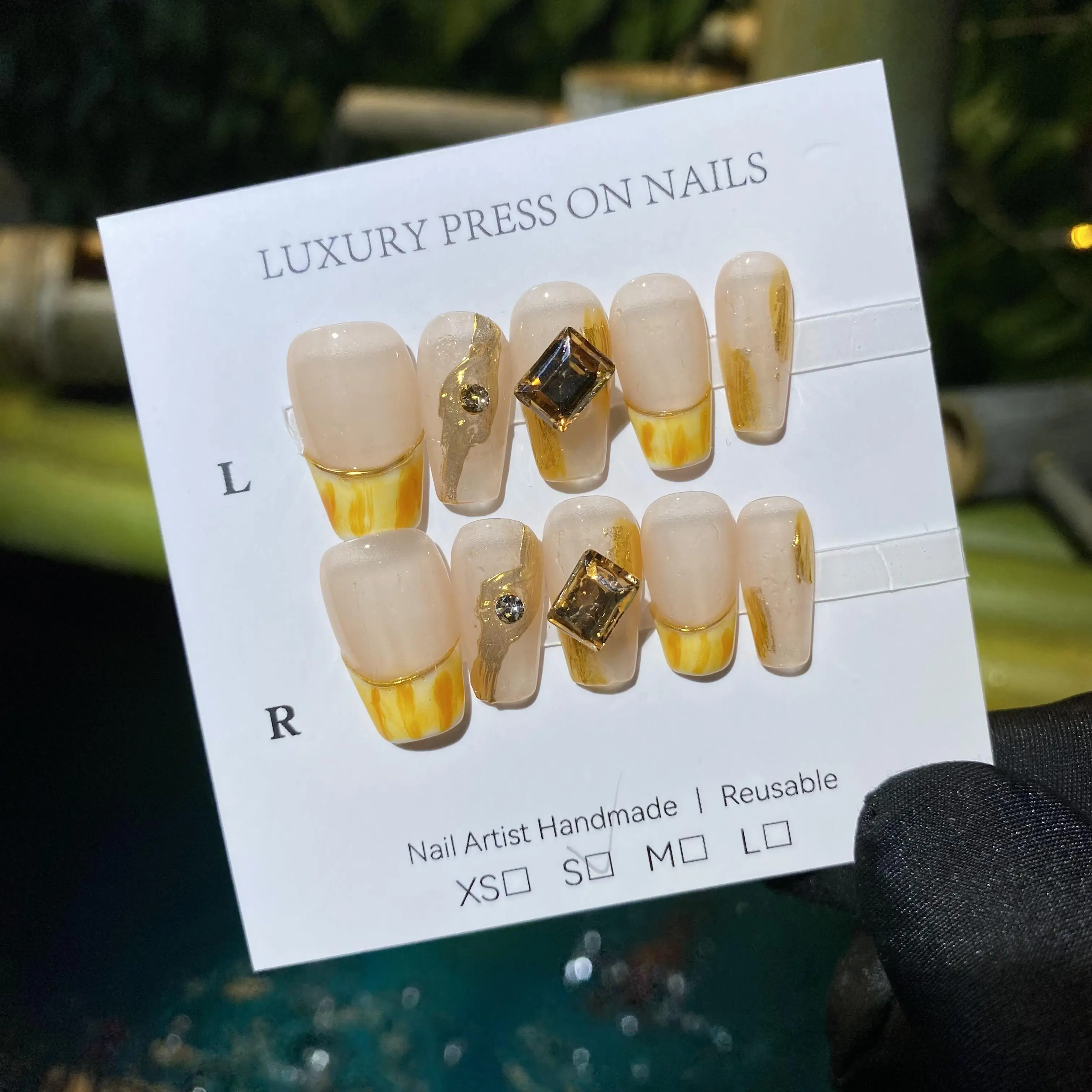 Handmade Press On Nails with Removable and Reusable Design,High-quality Luxurious Style And Whitening Effect.No.C326