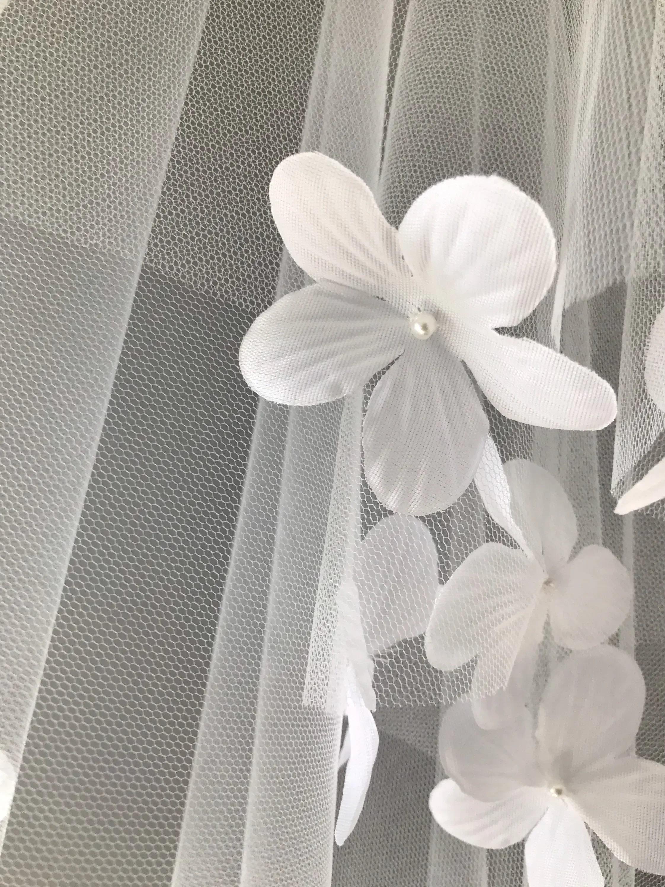 Voile de valse en cascade à fleurs 3D, 2 couches, voile blanc ivoire avec tulle, accessoires de peigne enveloppés, bout des doigts du coude, doux