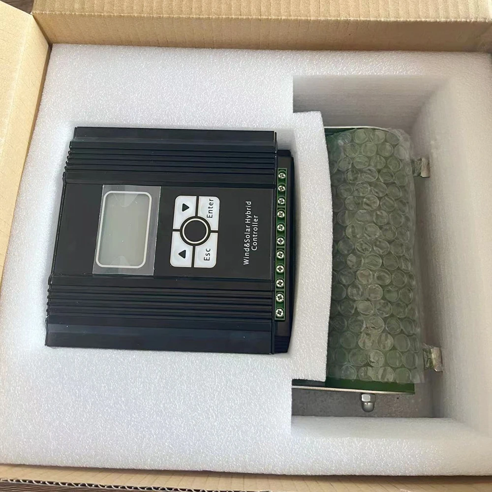 MPPT efficient wind and solar energy controller intelligent noise reduction fan heat dissipation 80A high current wind power