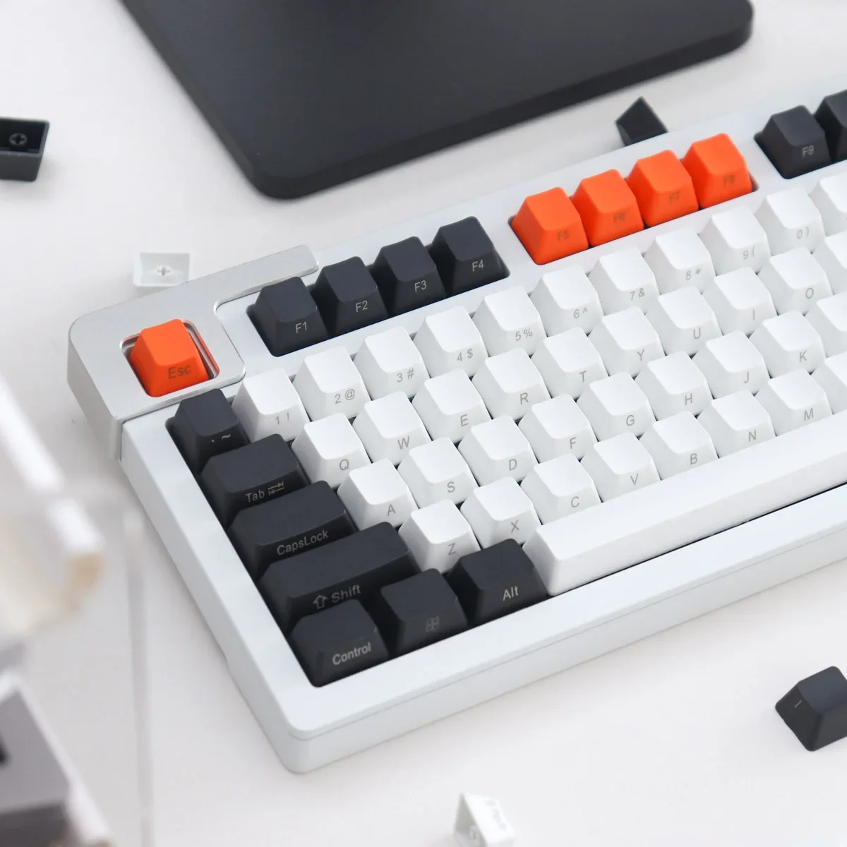 OEM large carbon black orange solid color positive/side/non-engraved mechanical keyboard keycap 108 keys PBT mechanical keyboard