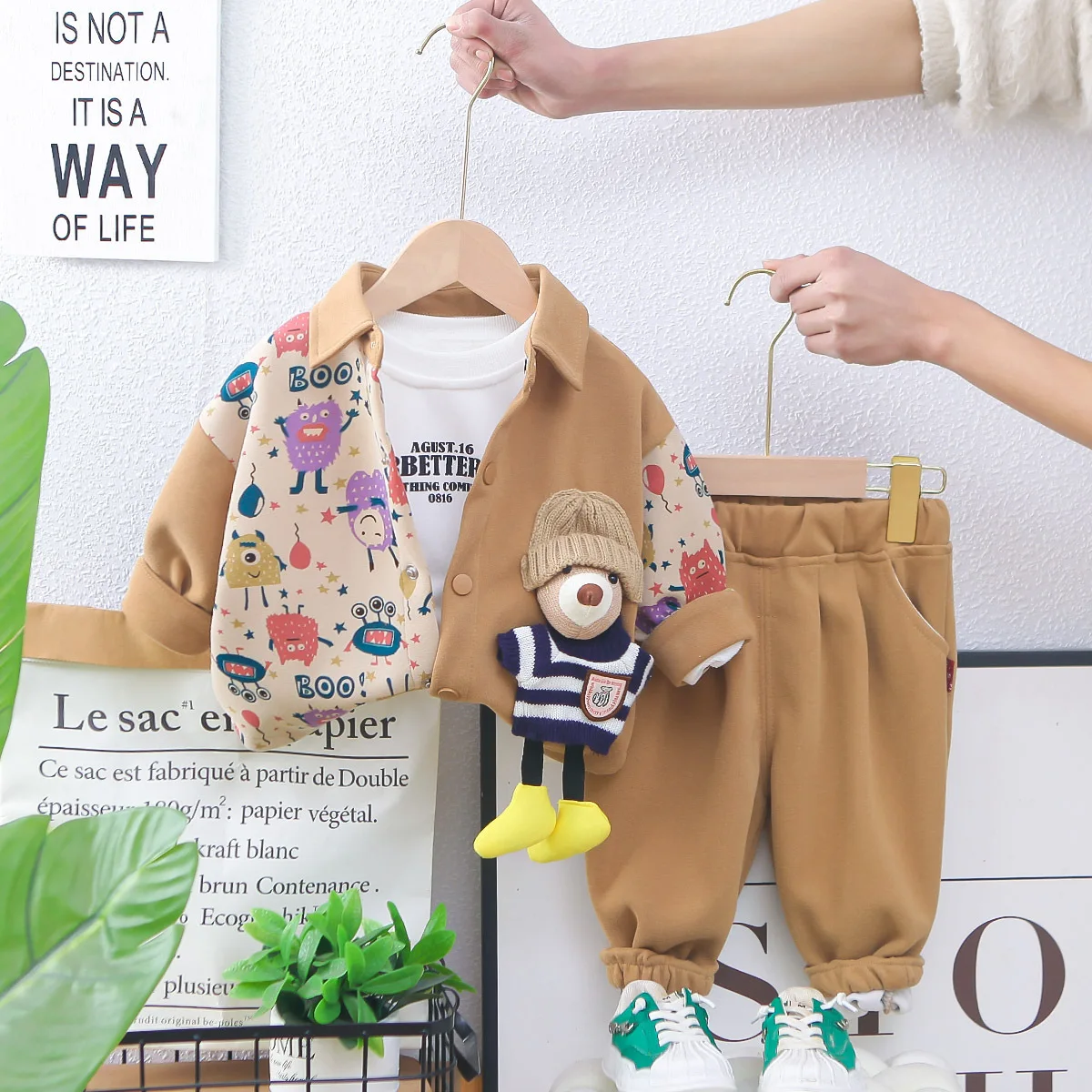 ملابس ربيع للأطفال الصغار 2025 ملابس أطفال أولادي جديدة من 1 إلى 5 سنوات معاطف غير رسمية مرقعة برسوم كارتونية + تي شيرت + سراويل بدلة أطفال أولادي #2