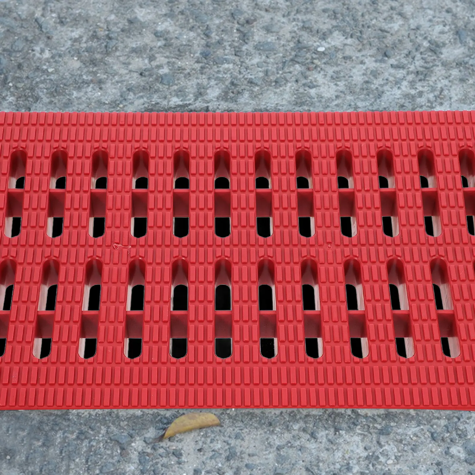 

20x30x2.5cm Red Plastic Trench Drain Grate Polymer Channel Drain Strainer for Residential Commercial Kitchens Drainage System