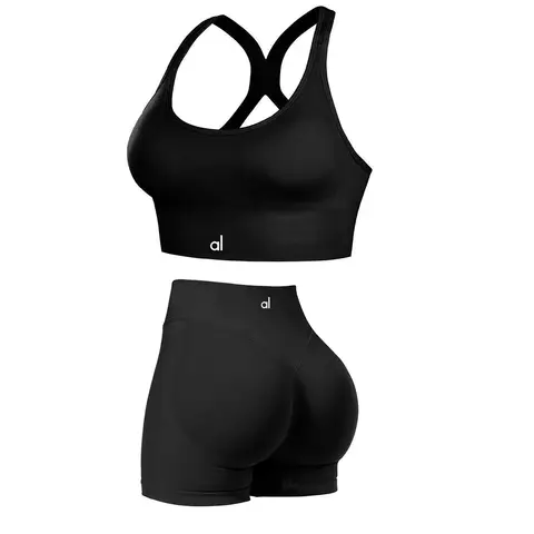 2025 새로운 여성의 요가 세트 섹시한 패션 브래지어 반바지 세트 피트니스 조깅 스포츠 세트 절묘한 편지 알 인쇄 과정