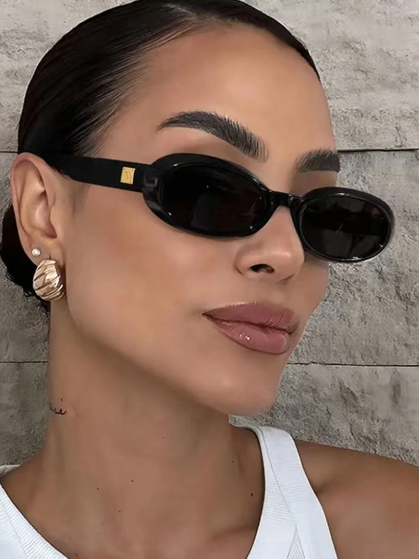 

1Pc Simple and Stylish Oval Frame Sunglasses, Fashionable Women's Sunglasses, Trendy for Photography, Vacation, Party, Driving