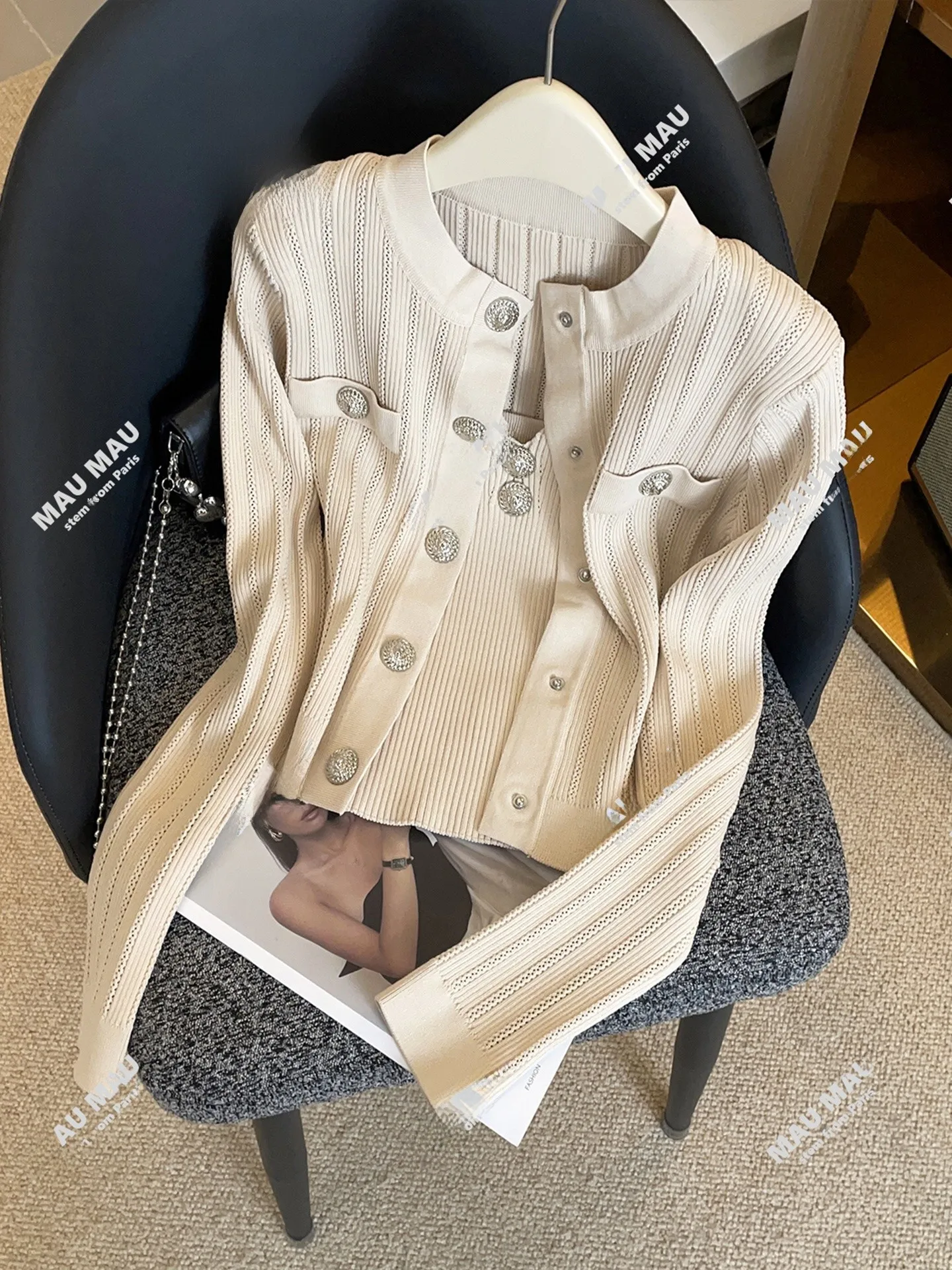 

High-End Women's Knitted Stripe Sweater Cardigan + Tank Top Two-Piece Set Autumn 2025 Commute Sle Medium Softn Long Sve
