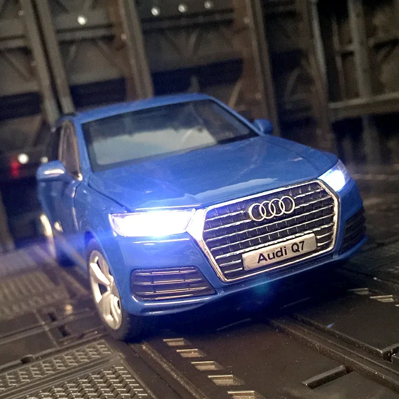 

1:32 Audi Q7 имитация сплава модель автомобиля металлические украшения звук и свет детские игрушки для парня подарки для взрослых коллекционные предметы