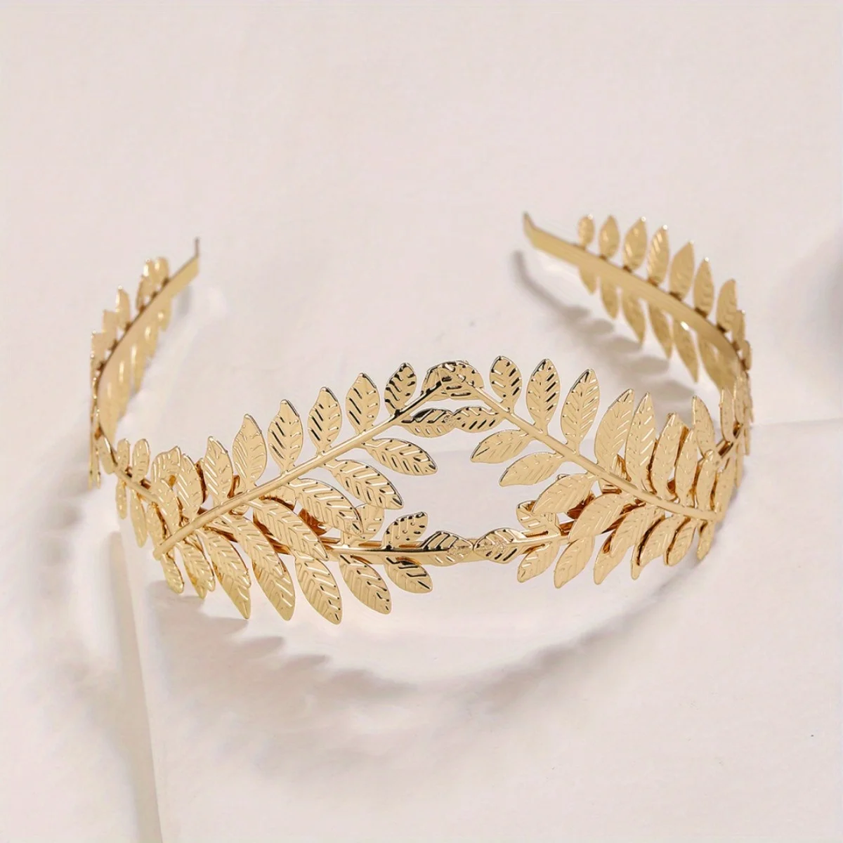 European & American Retro Leaf Metal Headband, Baroque Style Leaf Headdress, Popular Foreign Trade Hair Accessories.