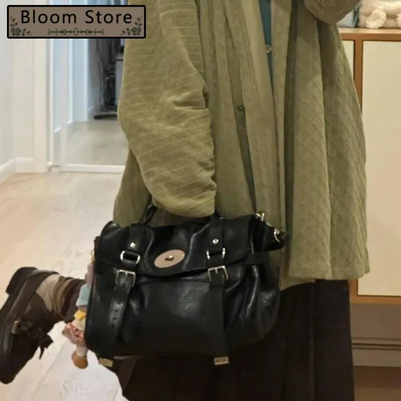 

Bloom Retro Black Lock Shoulder Women Leather Square Large Capacity Handbag Ladies Premium Commute Versatile Crossbody Bag
