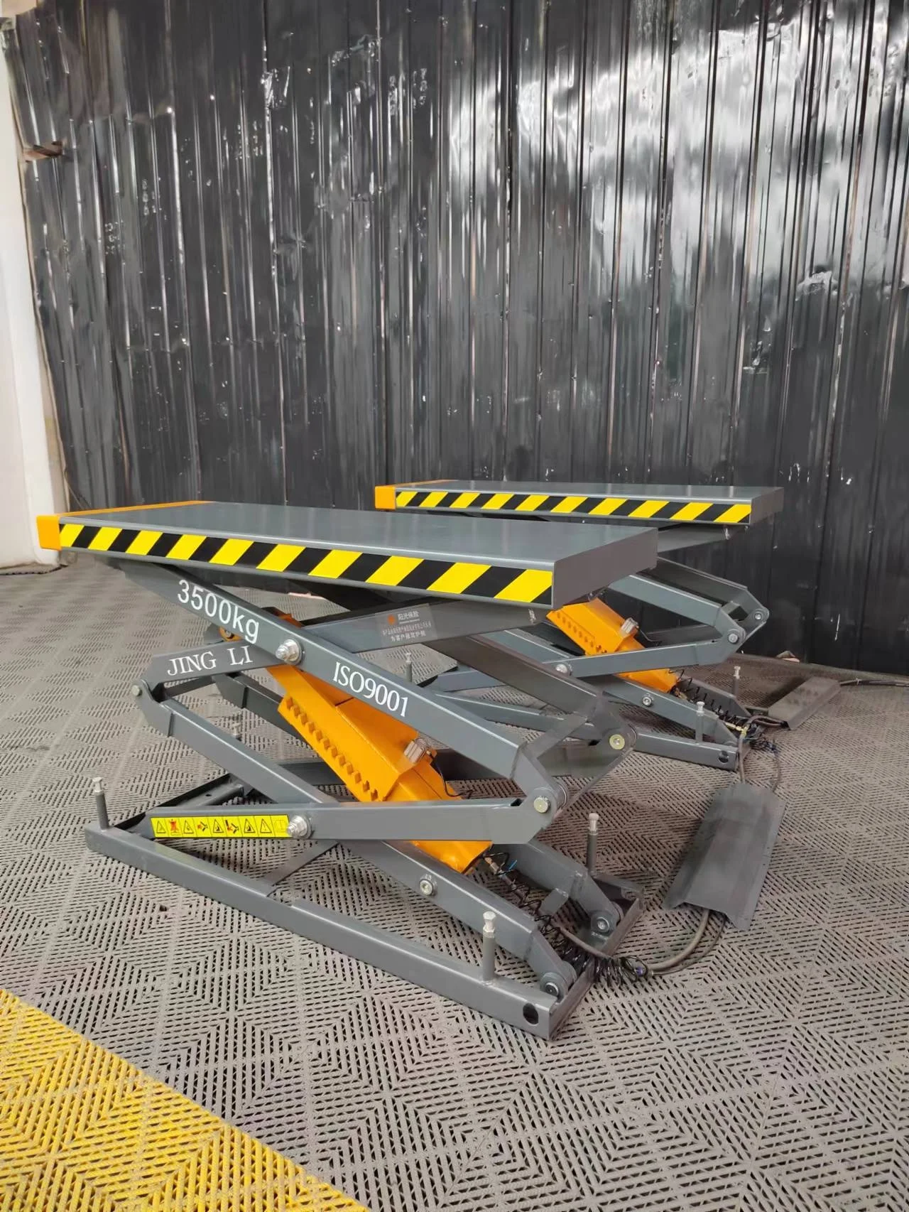 Customize Available 3.5T  Auto Mobile  in Ground Hydraulic  Mini Scissor Car Lift
